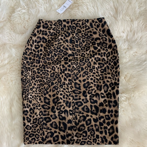 ❤️ WHBM LEOPARD PENCIL SKIRT❤️ - Picture 2 of 3